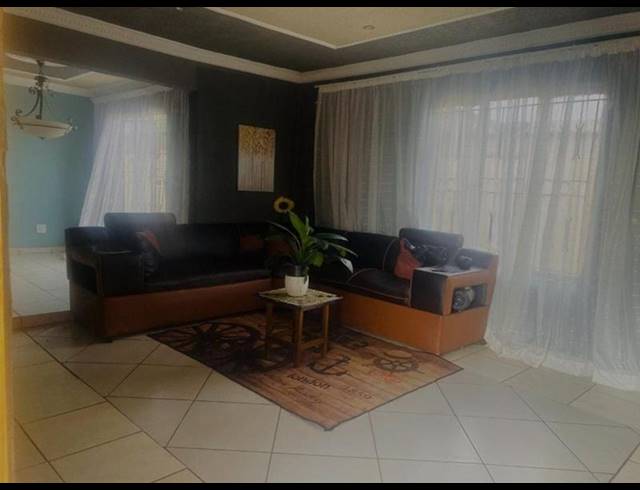 3 BEDROOM HOUSE FOR SALE IN VOSLOORUS EXT